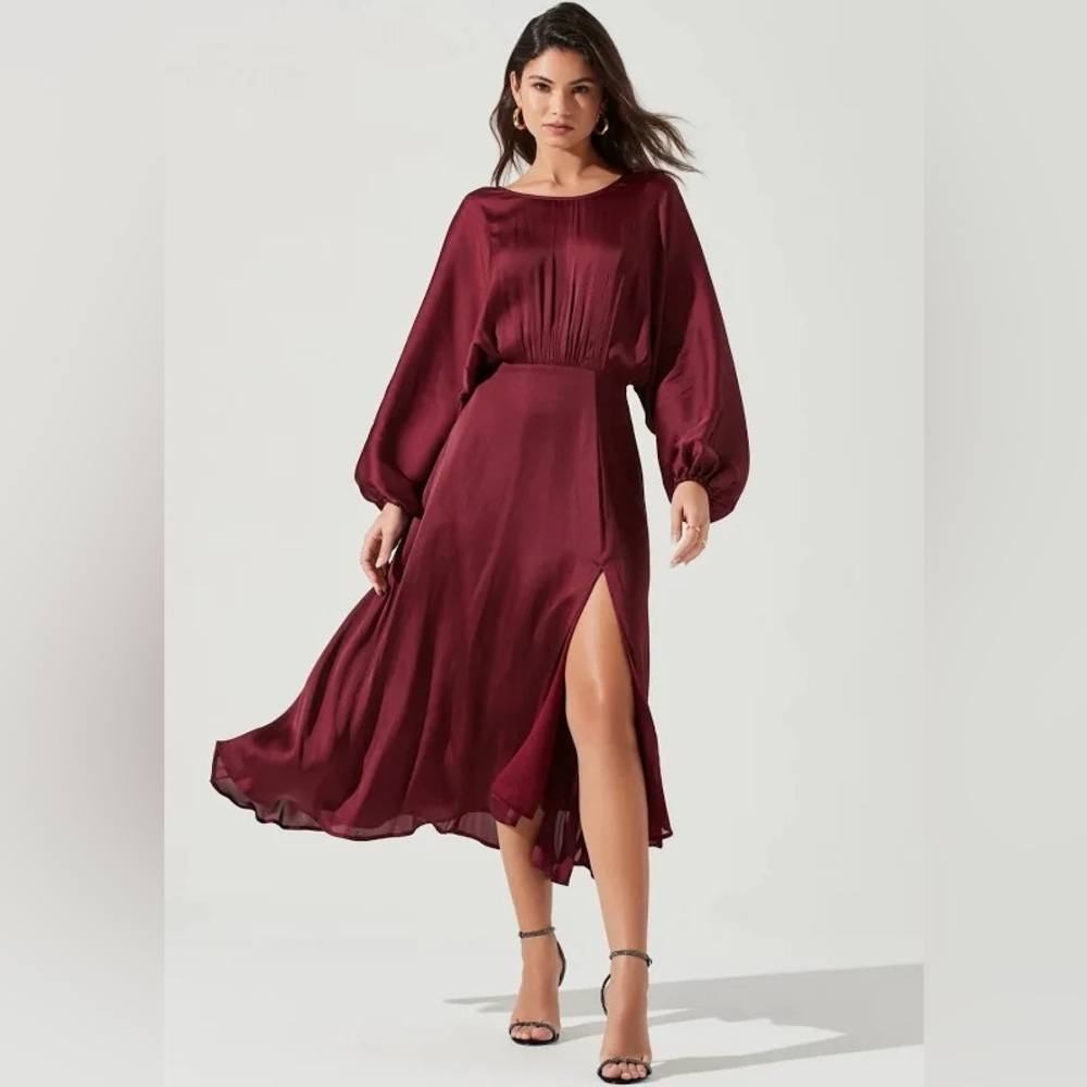 ASTR the Label Marin Dolman Sleeve Midi Dress